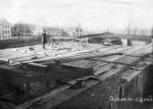 1934 р. Ремонтні роботи на даху брами