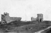 1916 р. Двір замку. Вигляд із заходу