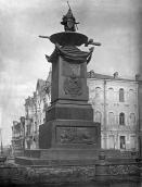 Пам’ятник на місці відпочинку Петра…