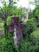 Хрест 3 біля давньоруської церкви