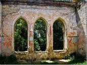 Інтер’єр зала з 3 вікнами