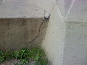 Тріщини на тиньку п’єдесталу