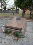 Надгробок Миколи Кузнєцова