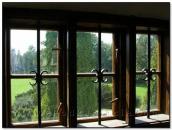 Вікно з видом на парк