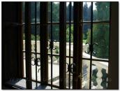 Вікно з видом на ґанок