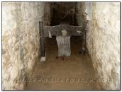 Катівня з колодою