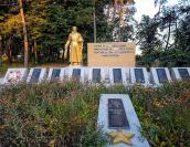 Братська могила радянських воїнів 1943…