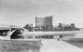 1974 р. Міст, готель і протока