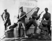 Фрагмент. Скульптури солдат з півночі