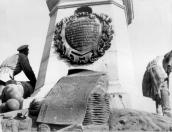 Фрагмент деталі пам’ятника з півдня