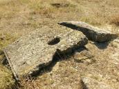 2009 р. Плита з круглим отвором