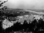 1916 р. (?) Вид костела і ринкової…