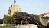 2025 (?) р. Повалений пам’ятник