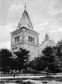 1925 р. Дзвіница та костел. Вигляд зі…