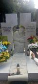 Могила Ярослава Ісаєвича (1936 – 2010)…