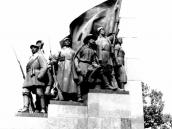 Фрагмент скульптурної групи