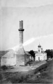 1902 р. Мечеь на тлі церкви