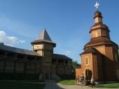 2009 р. Башта, стіна і церква. Вигляд…