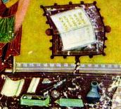 Пюпітр з книгою