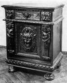 Шафка різьблена. 16 ст.