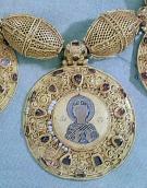 Медальйон з богородицею