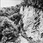 1976 р. Руїни монастирської стіни