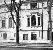 Головний фасад