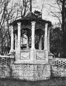 Огорожа з альтанкою