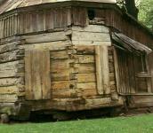 Зруб вівтаря