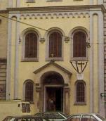 Нижня частина фасаду