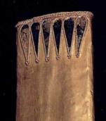 Орнамент з емаллю