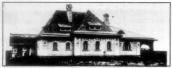 1907 р. Будинок священика на садибі…