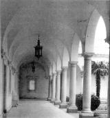 Галерея італйіського дворика