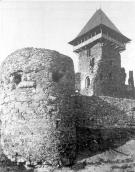 Напівкругла башта 2-ї лінії оборони та…