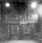 Інтер’єр з іконостасом