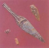 Кинджал, пронизки і наконечник стріли