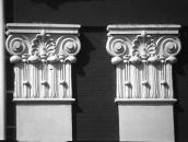 [2003 р.] Ліплений декор на головному…