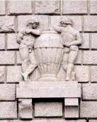 Рельєфна ваза (3-й поверх)