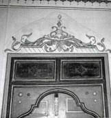 2013 р. Розпис над дверима «ханської…