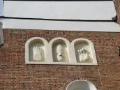 2006 р. Рельєфи в нішах на торці нави