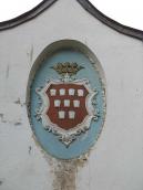 2006 р. Герб на брамі. Вигляд зі…