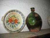2009 р. Полив’яна тарілка та пляшка