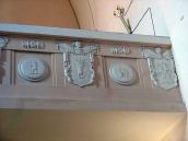 Права частина парапету хорів