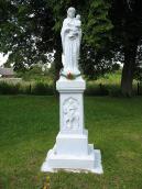 2011 р. Надгробок зі скульптурою…