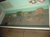 Фрагменти кахлів та кераміки