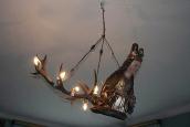 Люстра з оленячих рогів