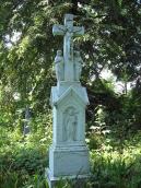 Нагробок зі скульптурним хрестом