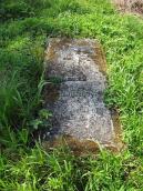 Надгробна плита з написом