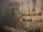 Стіл і полиці з посудом