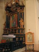 Ікона на тлі бічного вівтаря